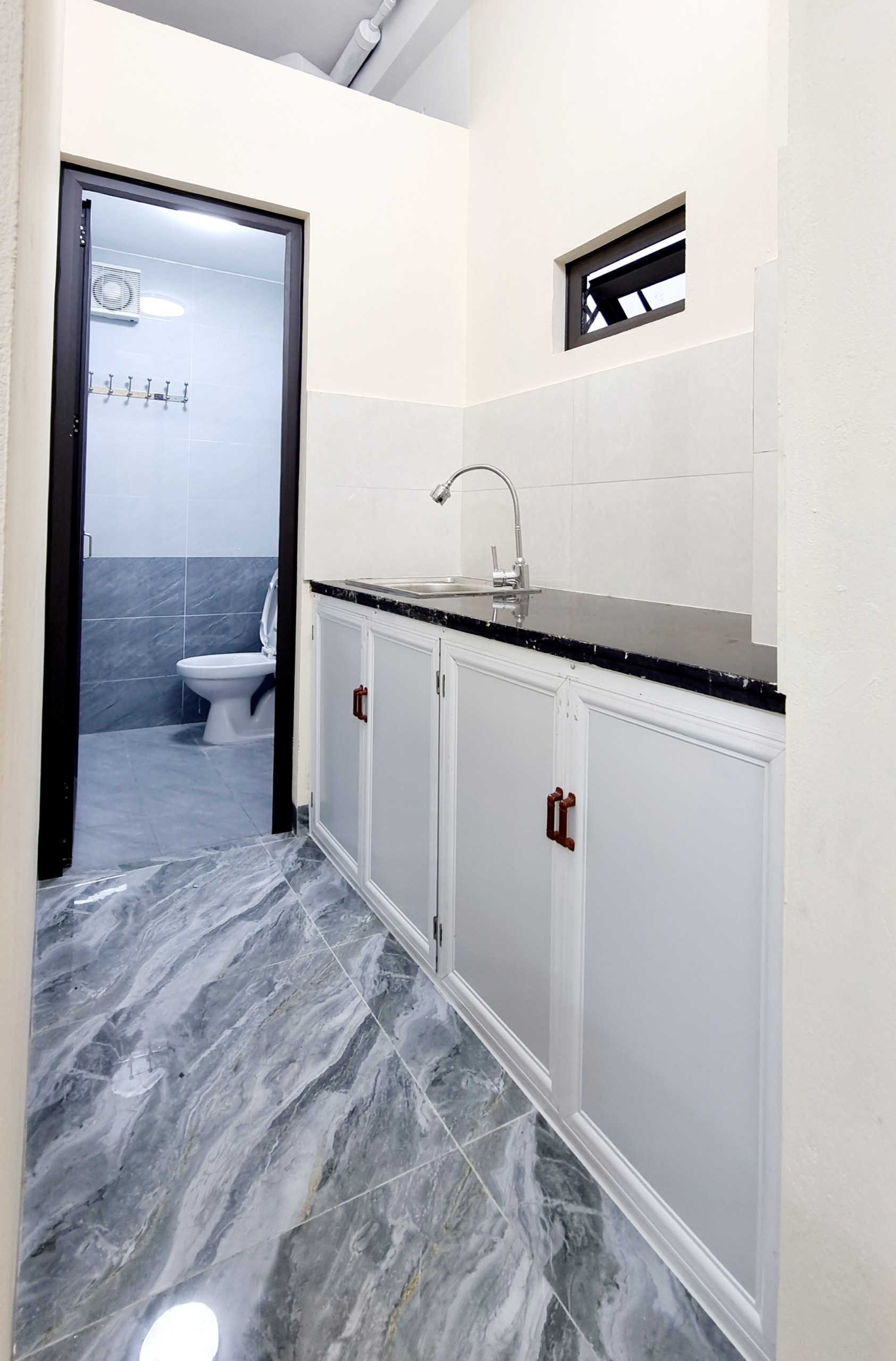 4 HR34 – 5. Hoàng Quốc Việt