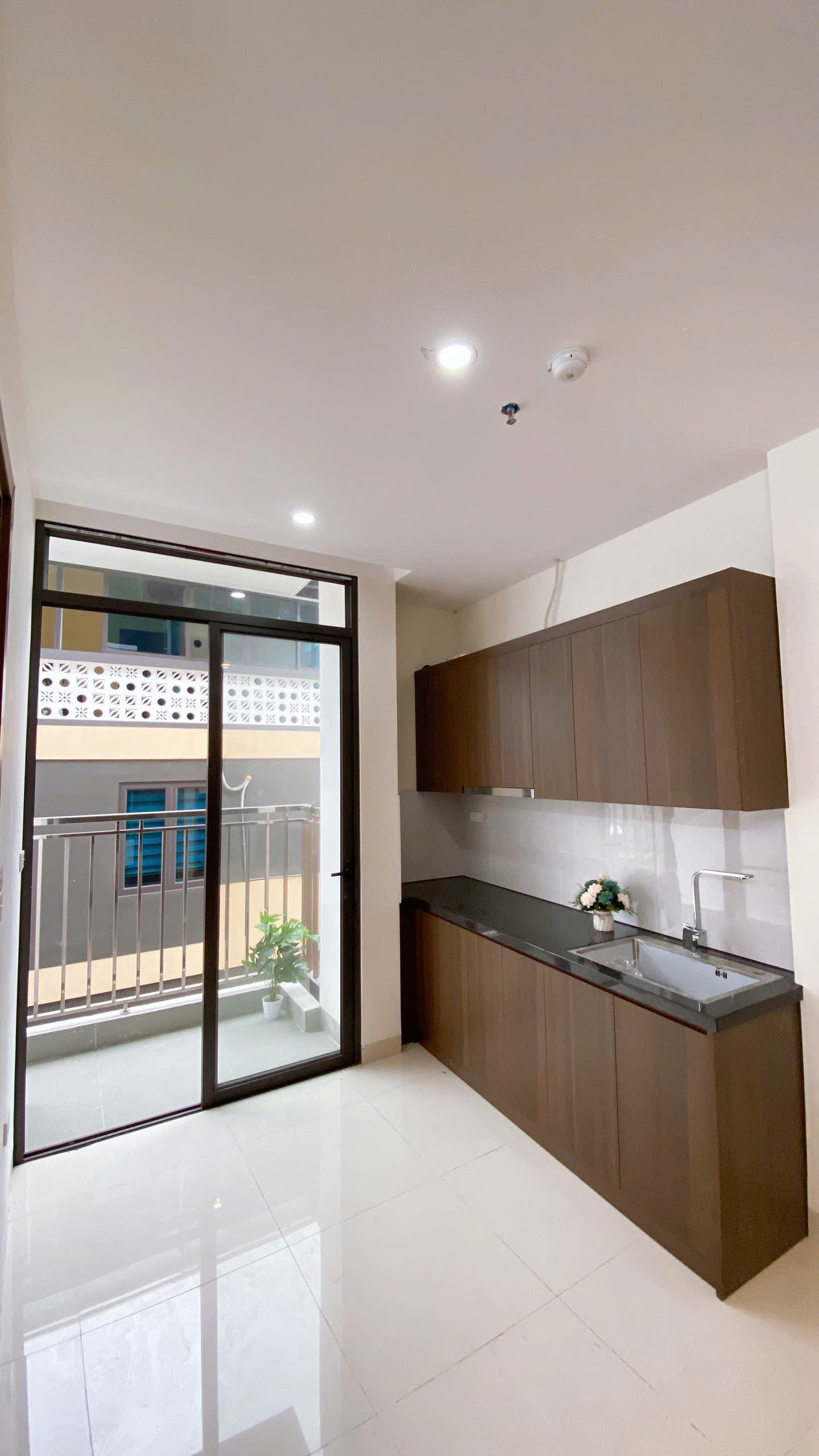 z7912089563255_dd0a8aa7109cbda52d406abb76398a8f BTL0028 – 205 Phú Diễn