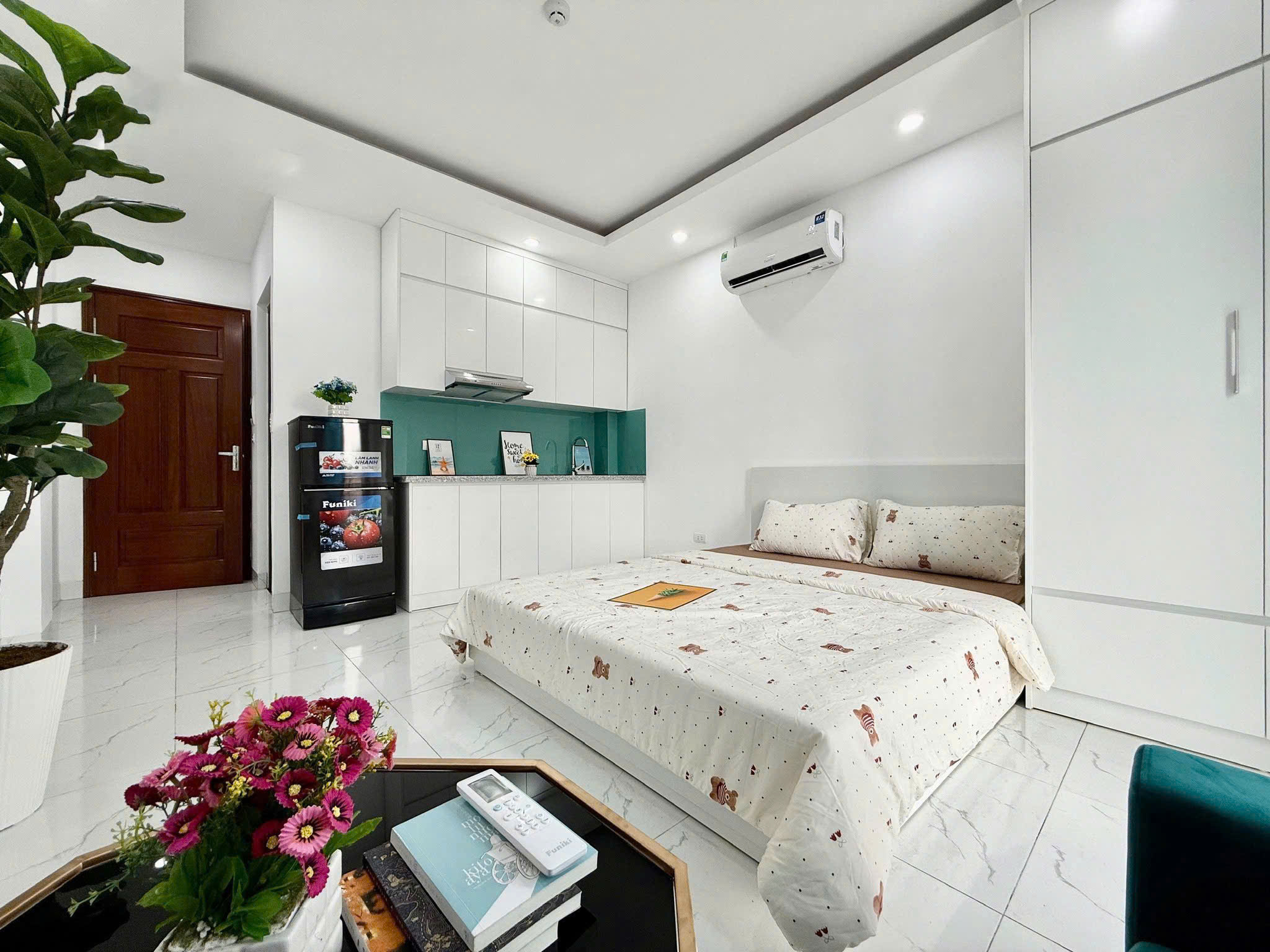 z7923374826147_6d9def5d3081111c8d6adedceca9f17e TH0005 – 23 Xuân La, Tây Hồ