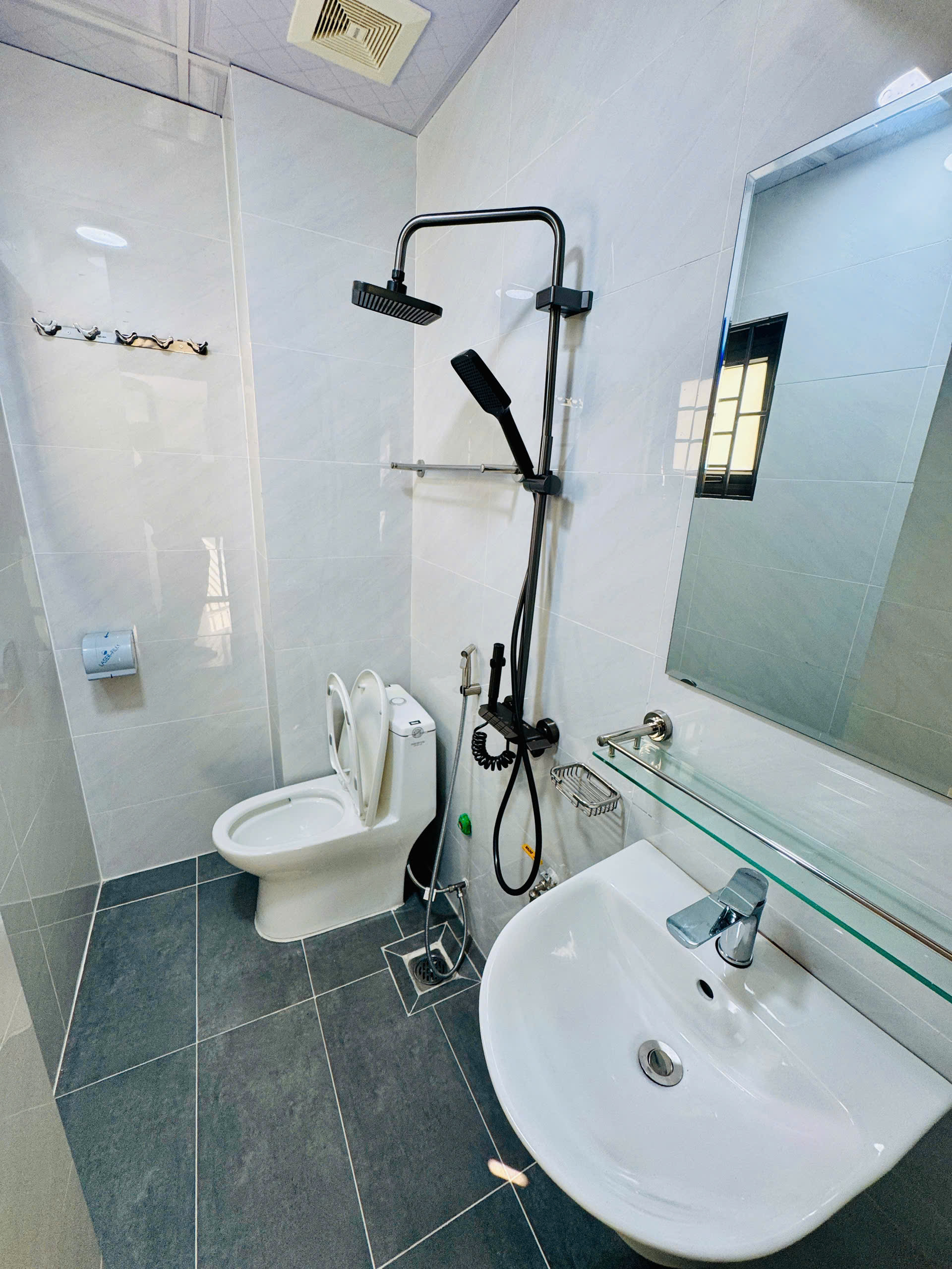z7925533156418_80f8383e7f325c733e4776756debe5b7 NTL0018 – 8. Lê Quang Đạo