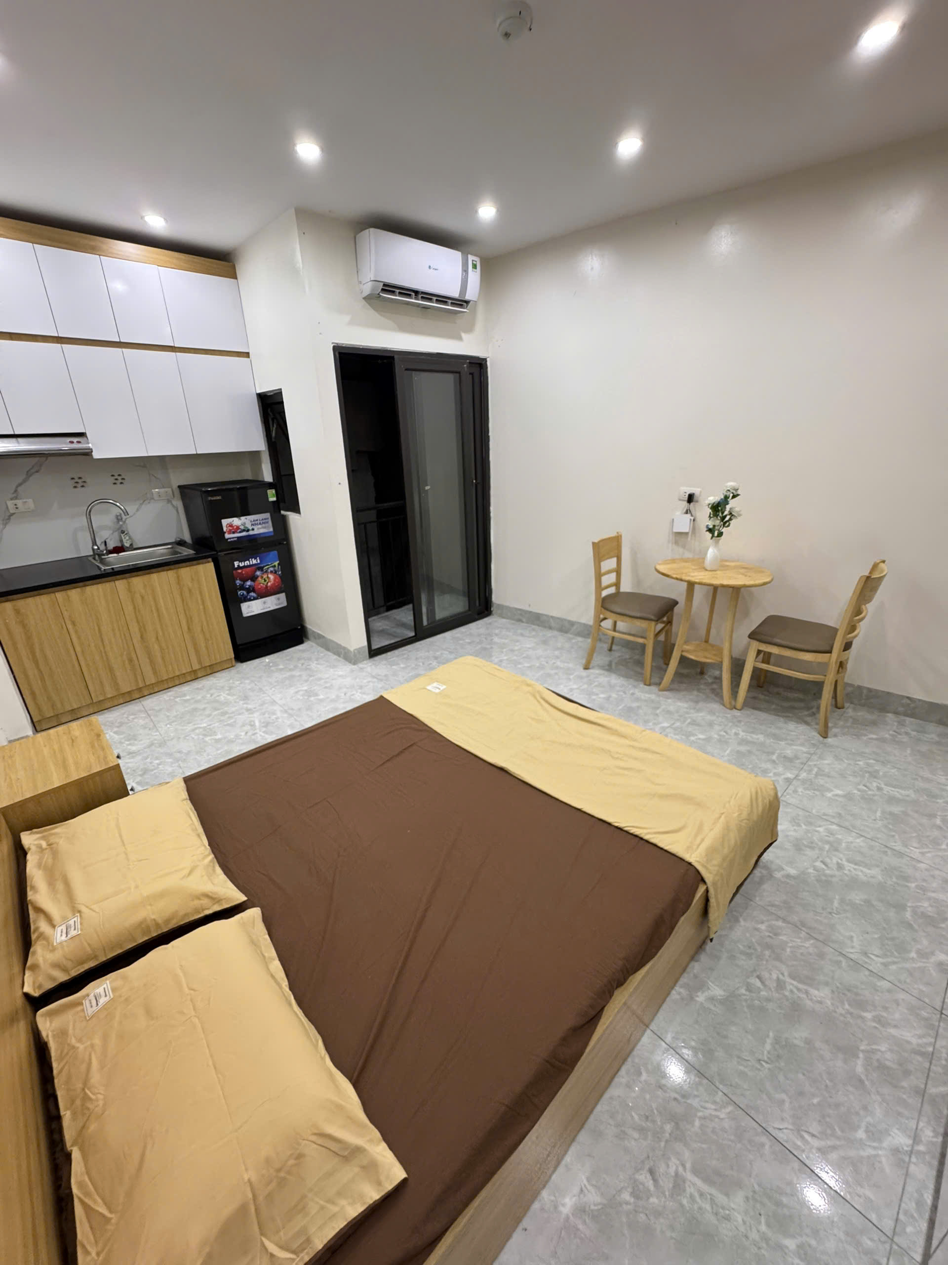 z7994629935683_a67324ec1e339d8601487d9adf1e0c04 HR49 – 255. Cầu Giấy